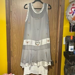 Gorgeous size M/L dress Hand Embroidered Papy Boez